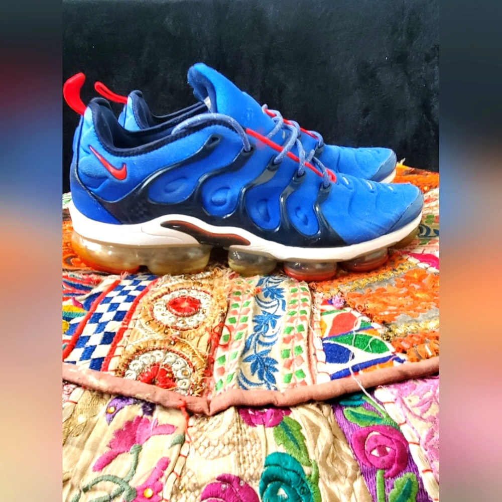 nike air vapormax plus racer blue university red
